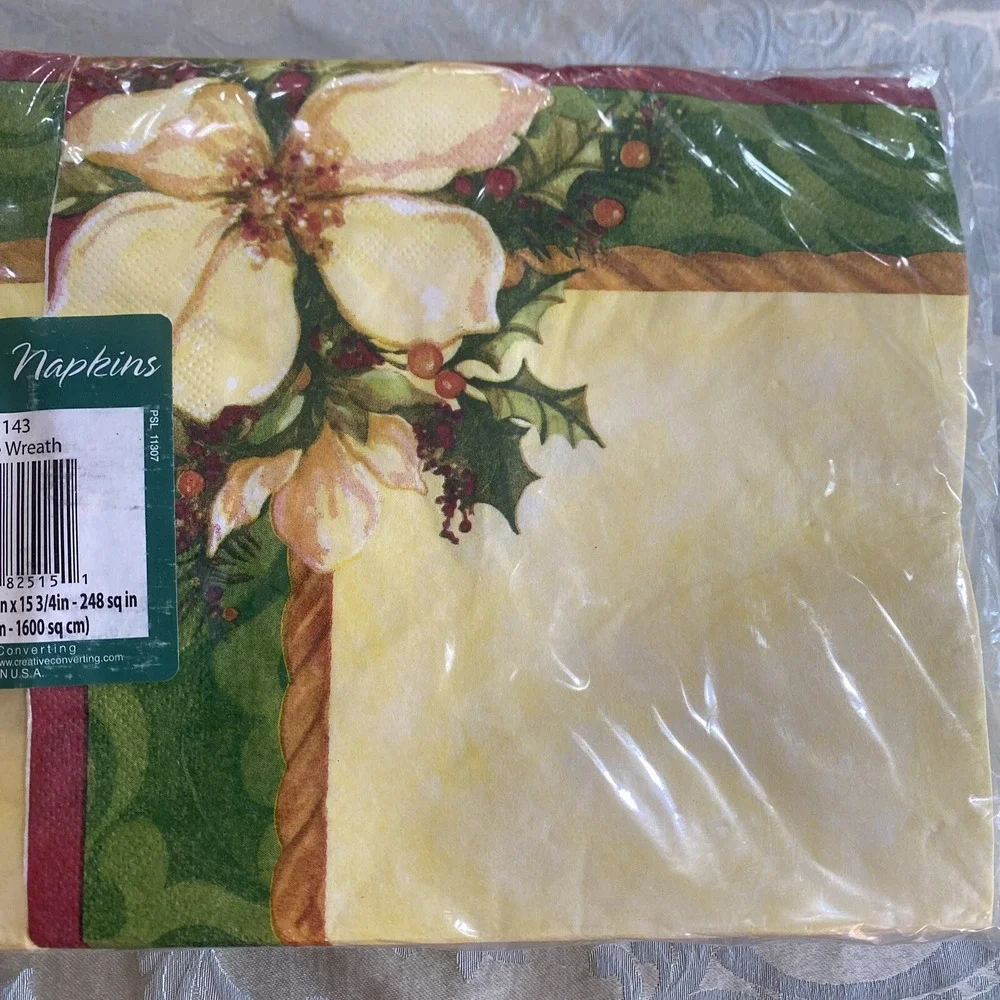 Yuletide‎ Wreath DesignWare Vintage Christmas Napkins pkg of 150 15